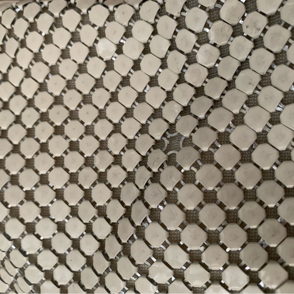 Vintage 50s/60s/70s Whiting & Davis White Hexagonal Mesh Metal Handbag - Picture 2 of 8